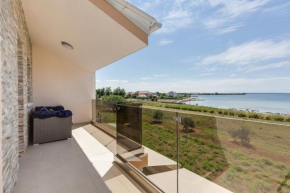 Beachfront three bedroom villa with hot tub - SGB3